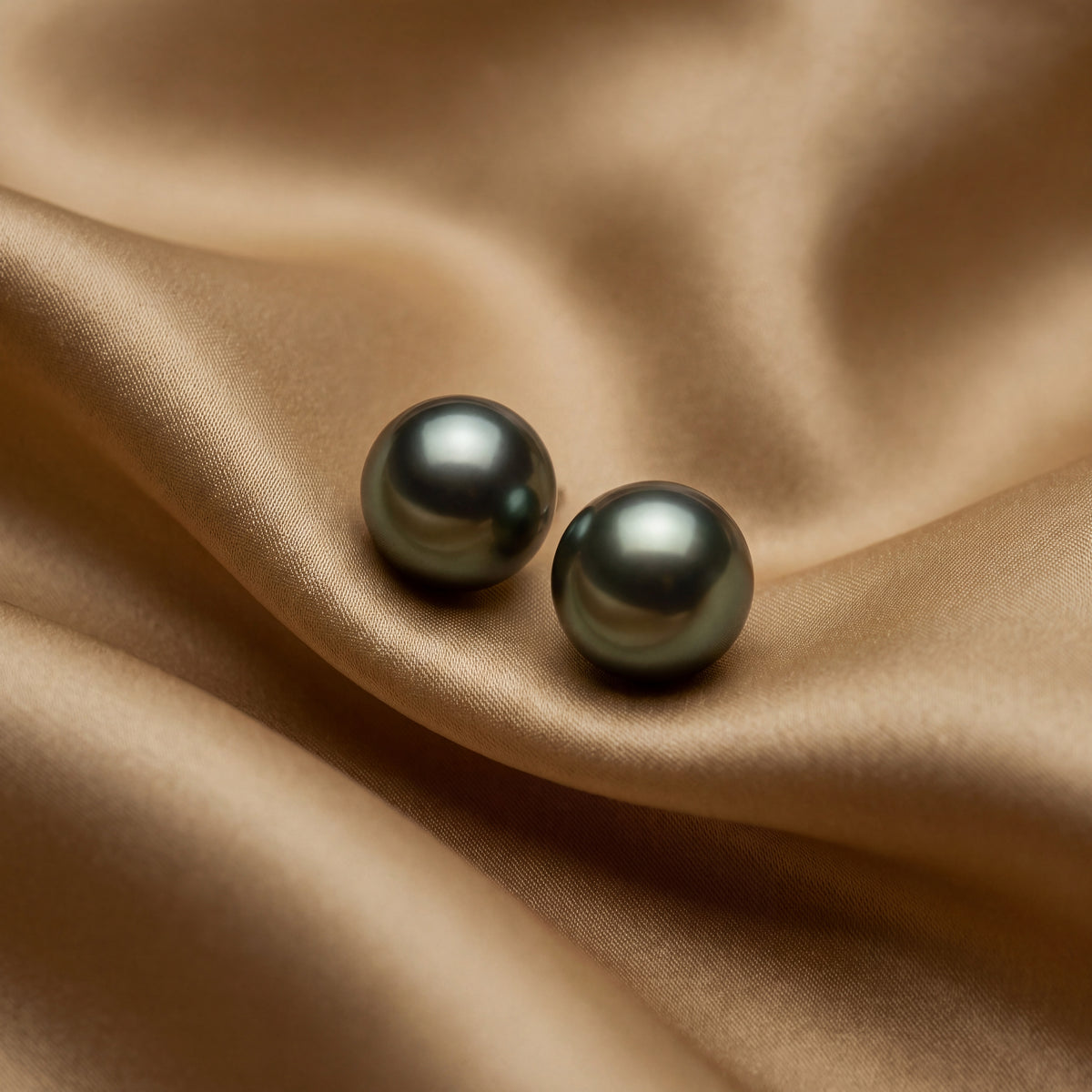 Pair of dark green-gray Tahitian pearl stud earrings