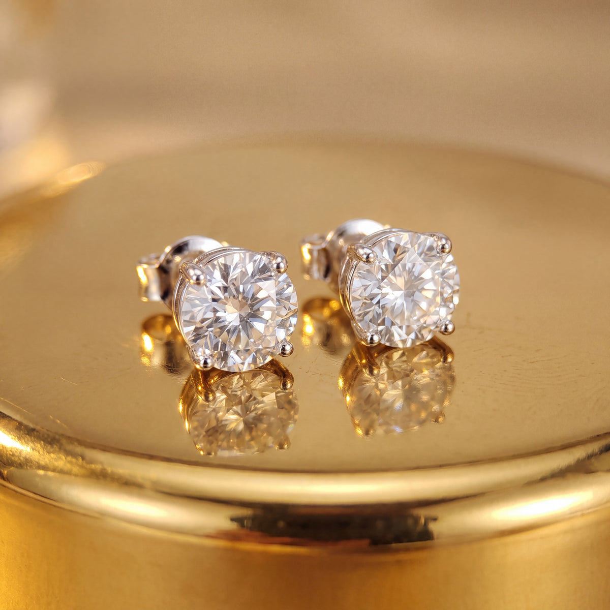 1.61 ct Round Brilliant Cut Diamond Stud Earrings in 14K White Gold