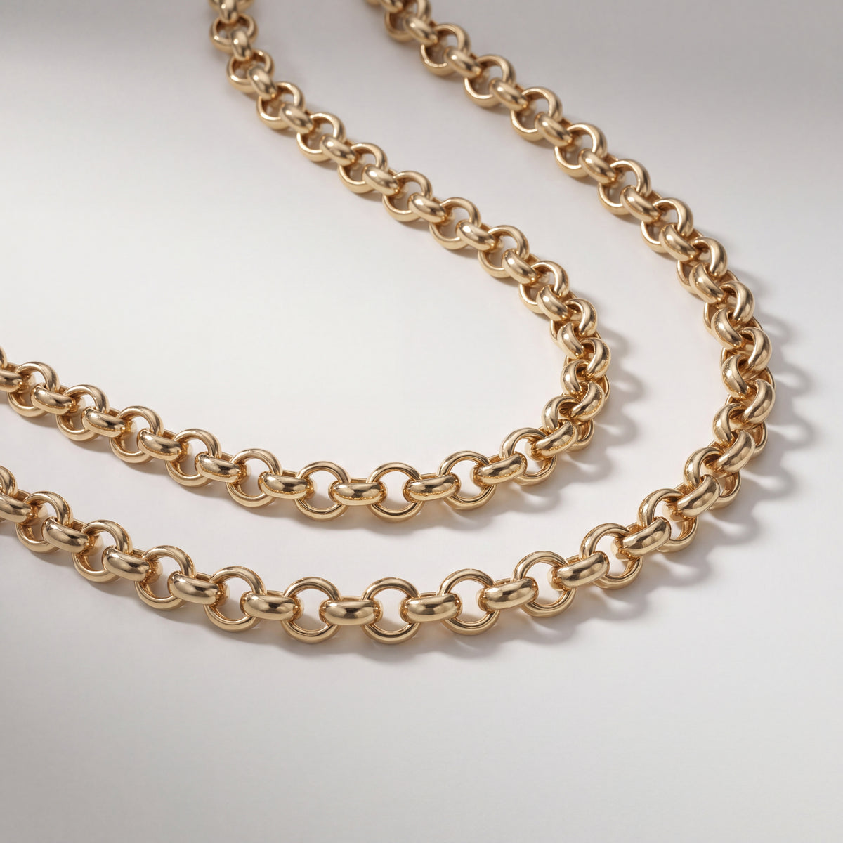 Yellow gold rolo chain necklace with substantial round interlocking links