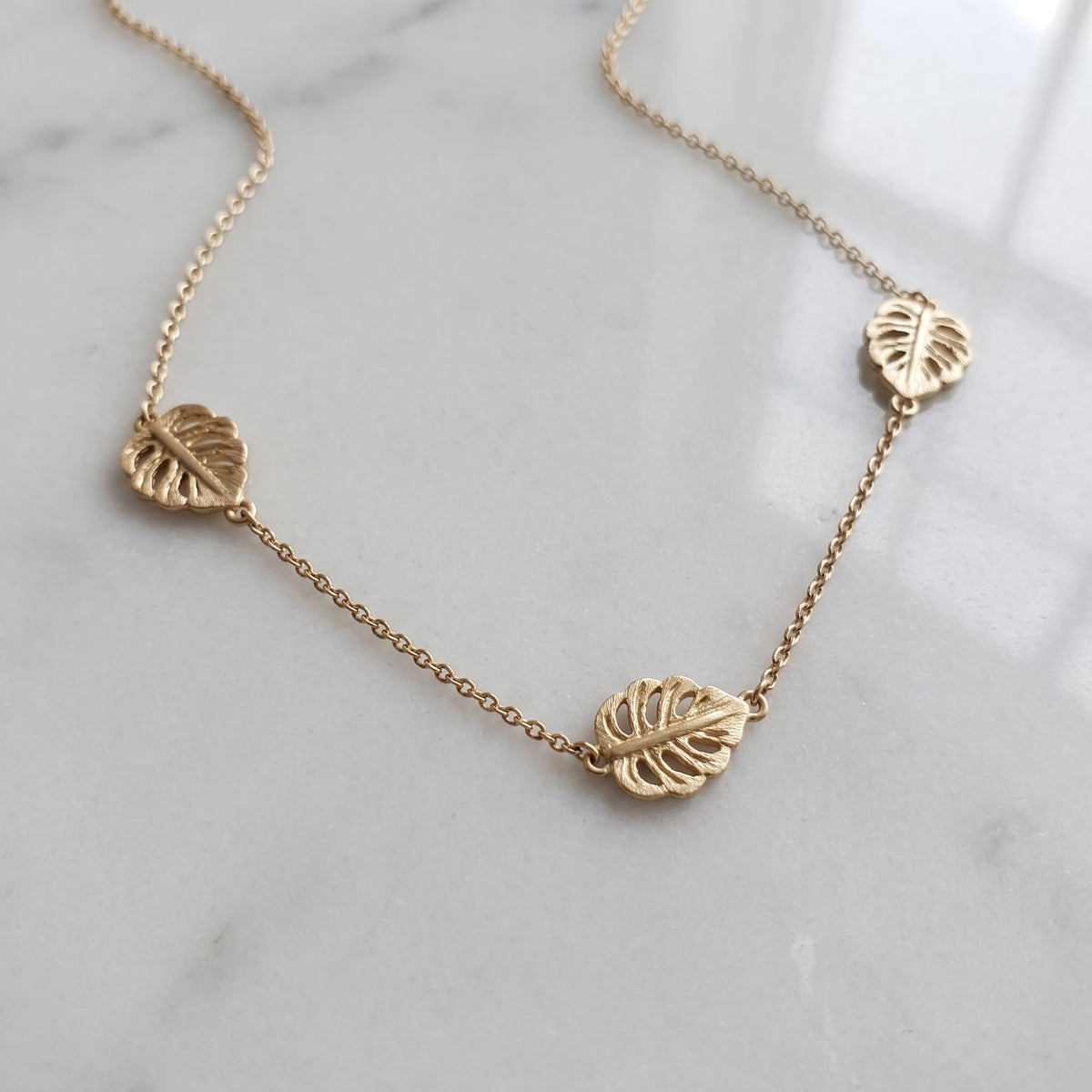 Openwork Leaf Station Chain Necklace in 14K Yellow Gold