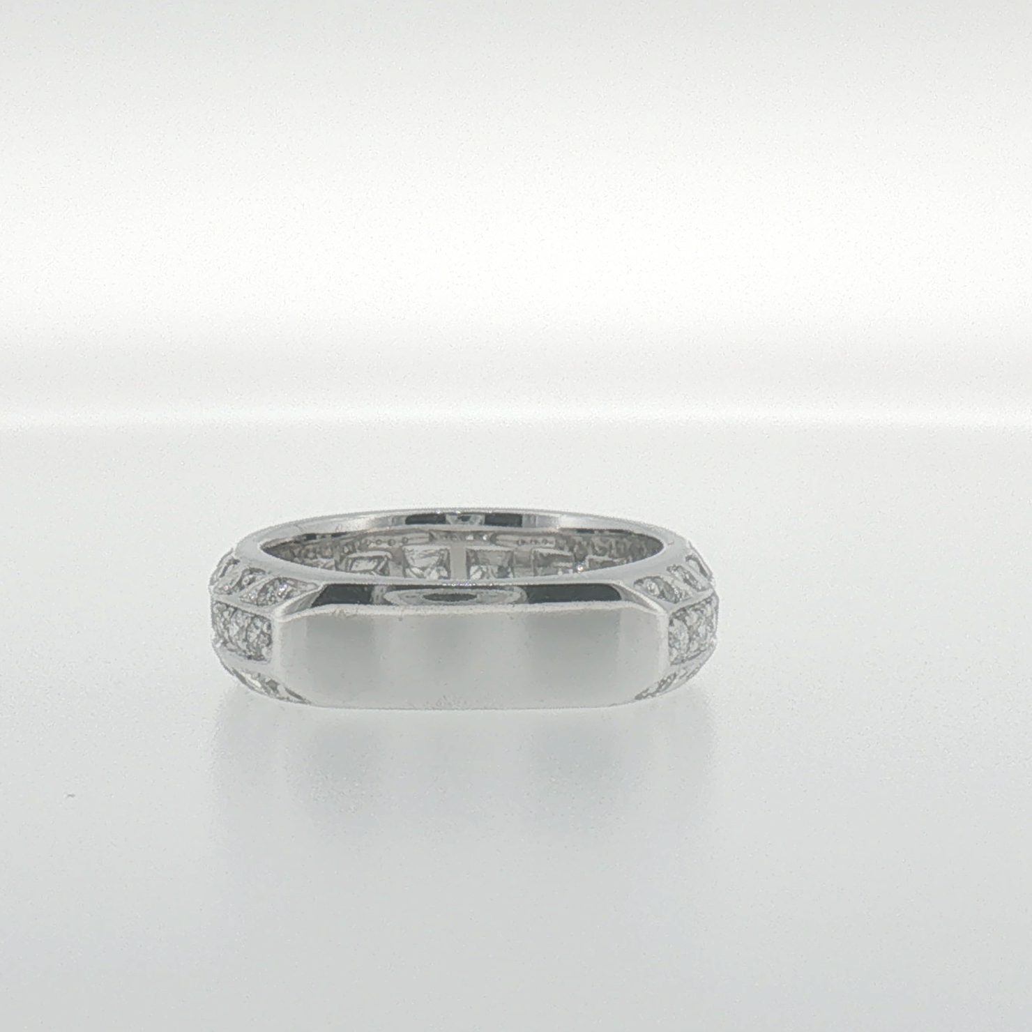 White Gold Diamond Band Ring with Vintage-Inspired Detailing
