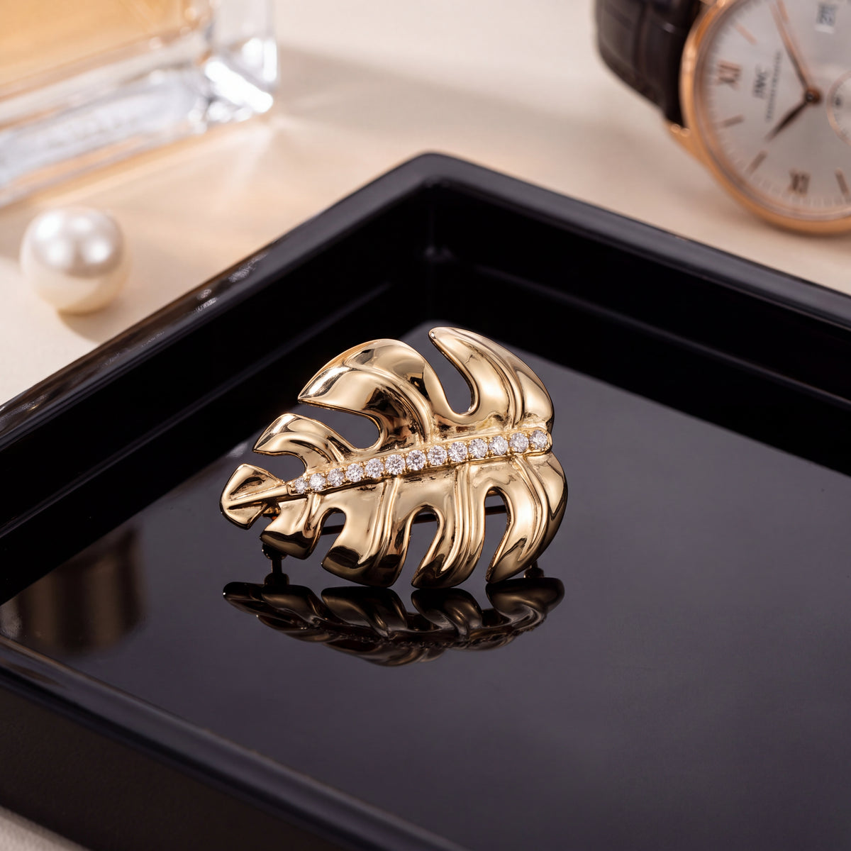 0.09 ct Diamond Accent Monstera Leaf Ring in 18K Yellow Gold