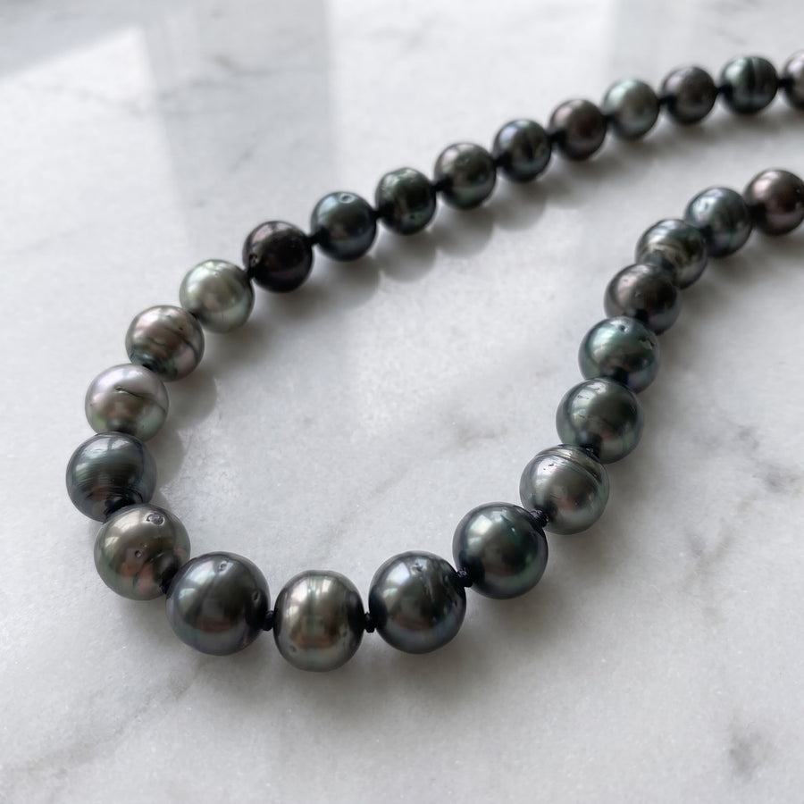 Classic Dark Pearl Knotted Necklace