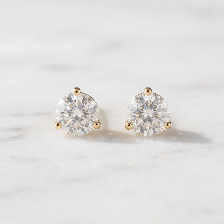 Classic Round Diamond Stud Earrings in Yellow Gold