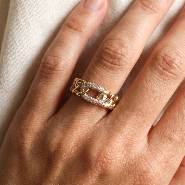 0.32 ct Diamond Pavé Chain Link Band Ring in 14K Yellow Gold, worn