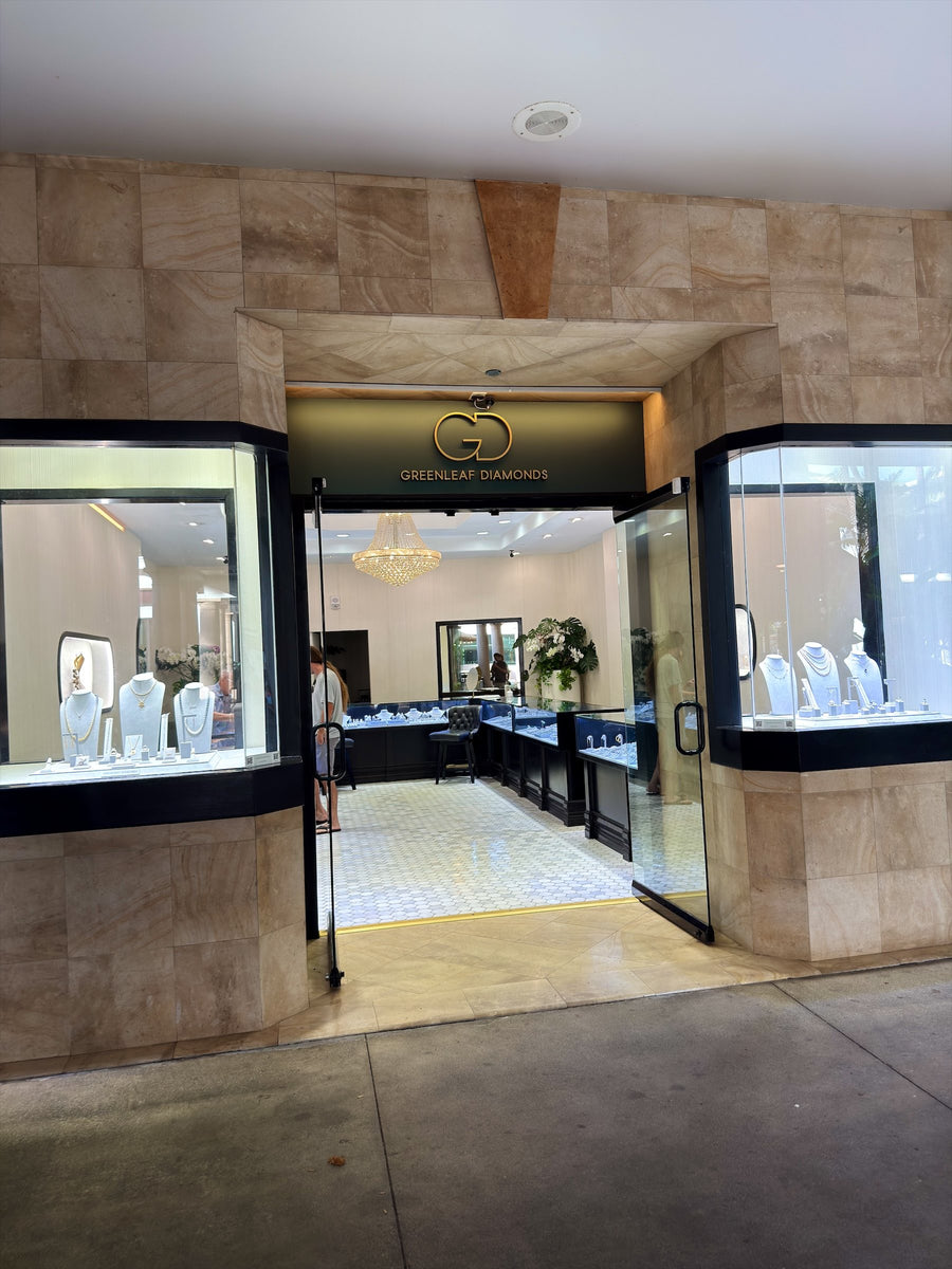 The entrance of Greenleaf Diamonds at the Shops at Wailea, doors open