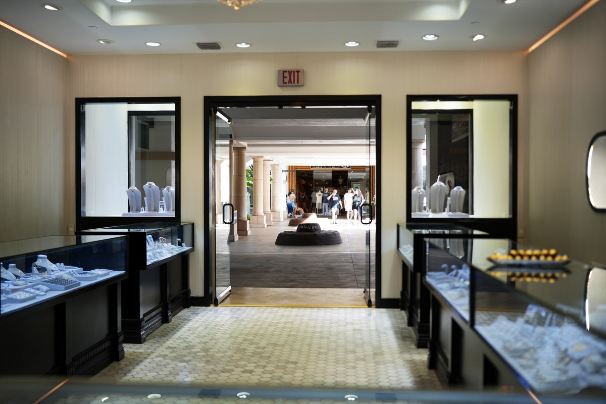 Looking out from the Greenleaf Diamonds showroom through the open doors to the mall