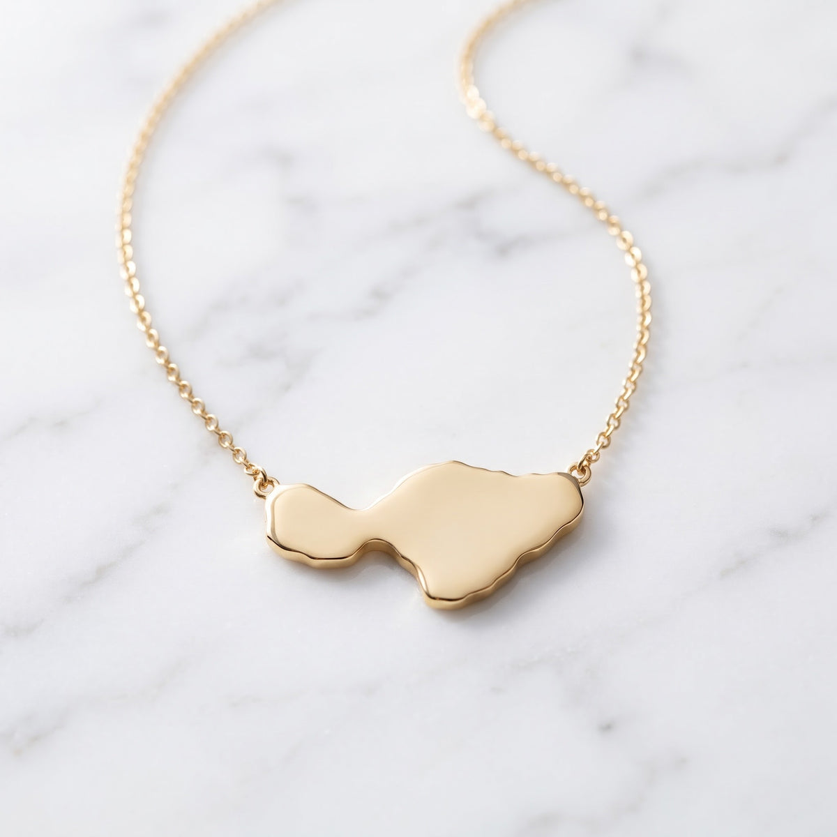 Maui Shape Pendant Necklace in 14K Yellow Gold