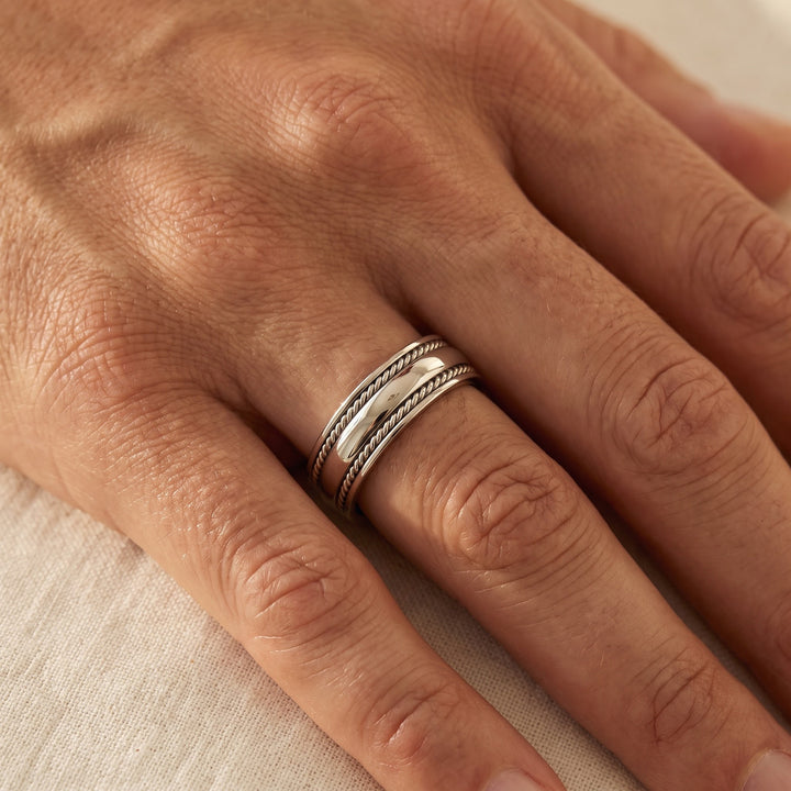 Twisted Rope Detail Band Ring in 14K White Gold, worn
