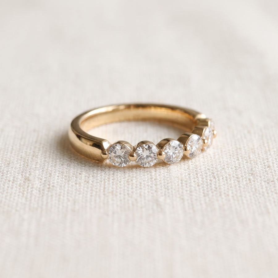 Yellow Gold Round Diamond Single Prong Band